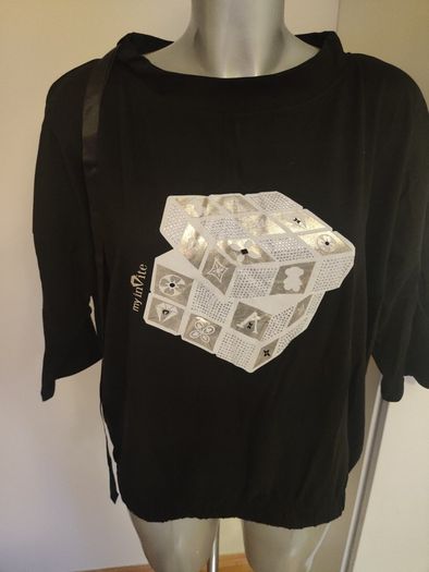 Brand new fancy loose fit top size UK14/16 EU42/44 Postage included