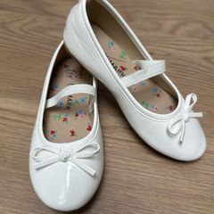 White patent leather shoes for a girl size 29 (11)