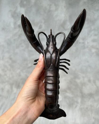 Unique bronze lobster statue