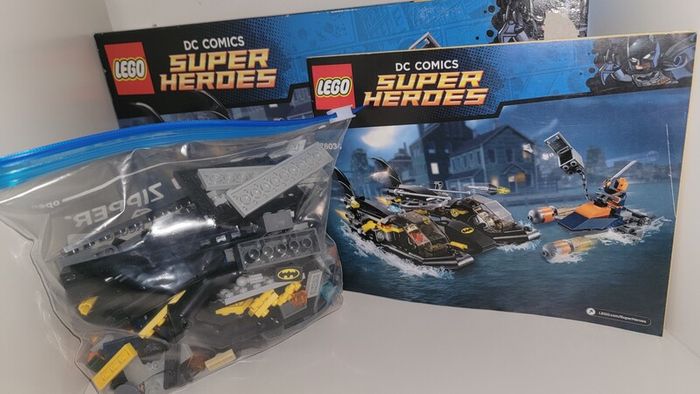 76034 LEGO Batman the batboat harbor pursuit