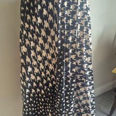 pleated skirt