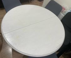 Dining  table extendable free