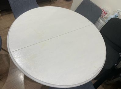 Dining  table extendable free
