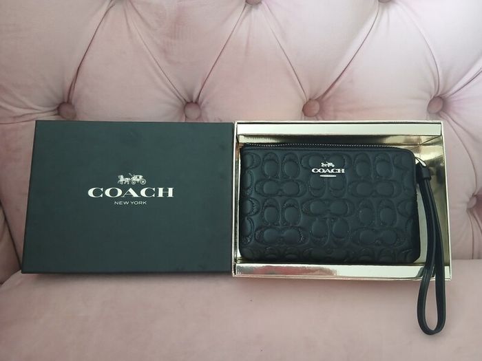 Coach Leather Wristlet Bag. New.