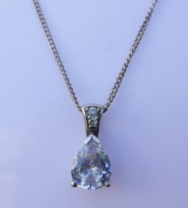 Sterling Silver Teardrop CZ Pendant Necklace (L18" - 4,43g)