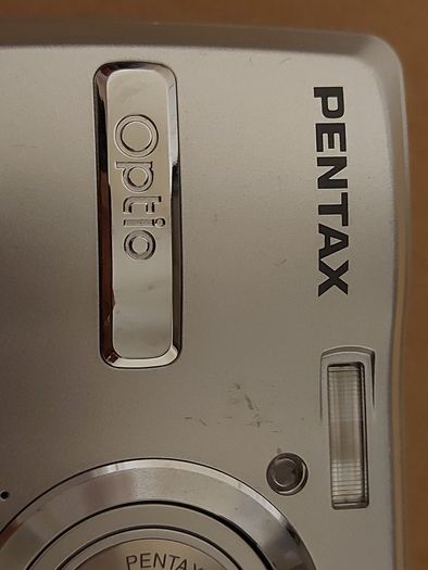 Pentax Optio E40, 8.1 megapixels, Takes 2 AA Batteries, working great and in excellent cosmetic condition