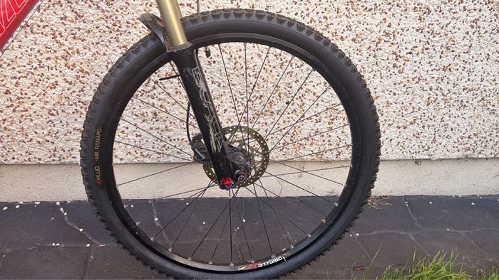 Full suspension mountain bike