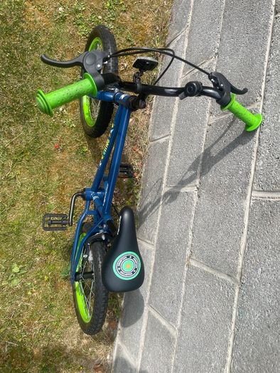 16 inch Halfords bike