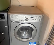 Washing Machine/ Dryer