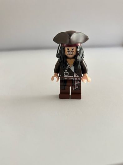 Lego Captain Jack Sparrow Minifigure