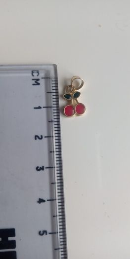 14ct solid gold cherry pendant