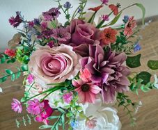Artificial flower arrangement