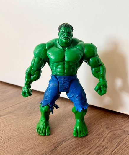 Hulk figure