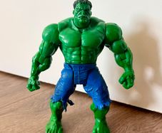 Hulk figure