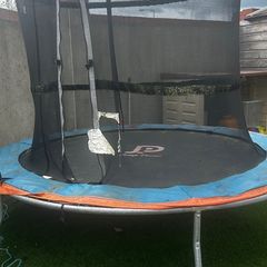 8 foot trampoline free