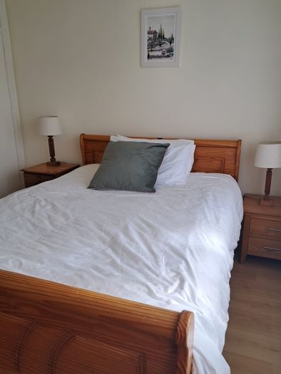 Solid pine king size sleigh bed