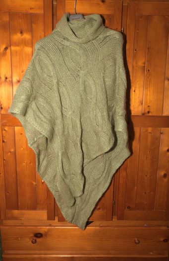 Green Sisley Poncho