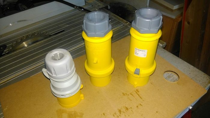 3 x 32amp 110volt plug tops