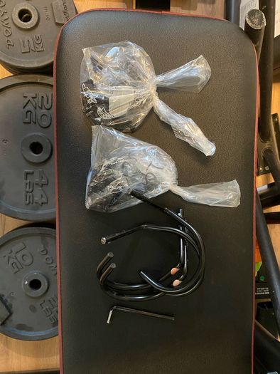 Weightlifting rack with built in pull up bar
