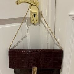 womans handbag