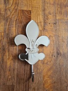 mirrored hook