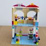 Lego Friends Heartlake Shopping Mall (41058) and grey plate Image 8