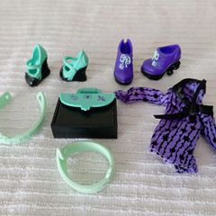 Accessories for Twyla monster high doll