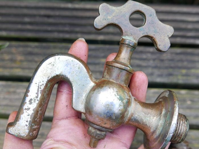 Antique Brass Barrel Taps