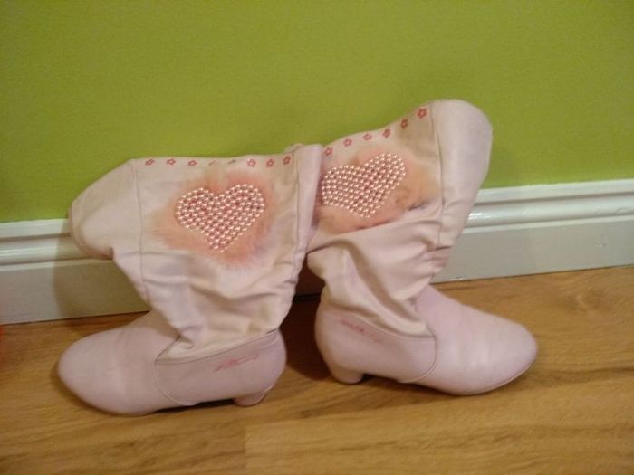 Girl boots