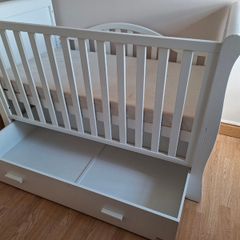 Baby cot bed
