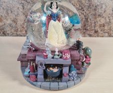 Disney Musical Snow Globe Snow White And The Seven Dwarves  Damaged
