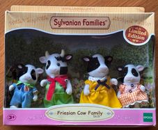 Sylvanian Families Friesian Cow Family 5618
