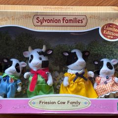 Sylvanian Families Friesian Cow Family 5618