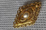 brooch