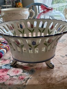 Stunning Vintage Large hand painted centrepiece (RCCL 399)