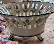 Stunning large hand painted Vintage Portuguese centrepiece bowl (RCCL 399)