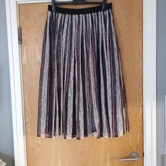 M&S Autograph  Skirt.   S.16.  New- No Tag.
