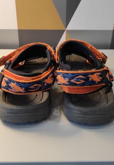 BERG outdoor kids sandals size 2.5