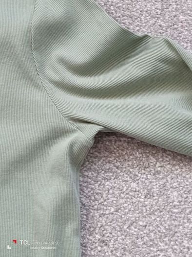 women's long sleeves top. Size L