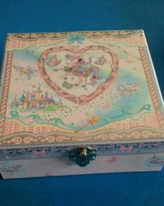 Little Girl's Jewellery Box & Jewellery