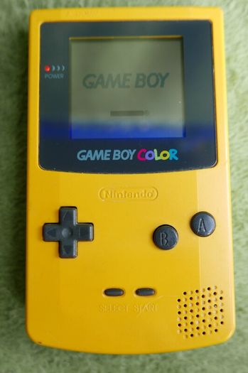 Nintendo Game Boy Color - Yellow , works well (for sale without the game)