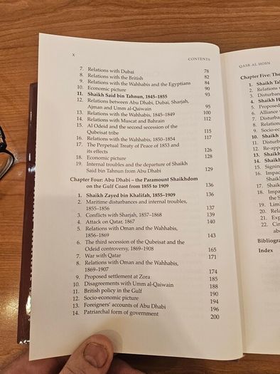 Qasr Al Hosn. The History Of The Rulers Of Abu Dhabi 1793-1966. By Dr Jayanti Maitra Afra Al-hajji. First Edition Hardback With Dustjacket In Good Condition.  See Photos For Same.