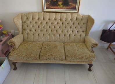 Queen Ann Couch