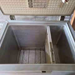 Chest freezer