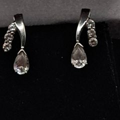 14 ct white gold earrings