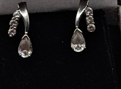 14 ct white gold earrings