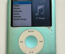 Apple iPod Nano 3rd Gen A1236 8GB/ Used