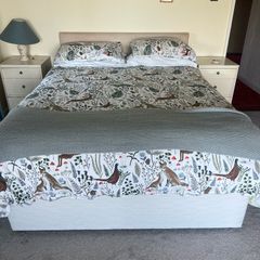 kingsize bed