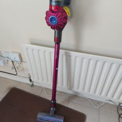 Dyson V7 Motorhead in excellent condition