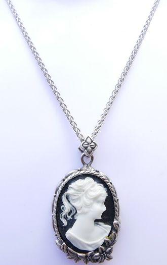 Vintage Sterling Silver 925  Pretty Cameo  Pendant and Necklace length 16,5" - 12,97g